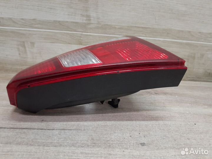 Фонарь задний правый Renault Symbol I рестайлинг 2