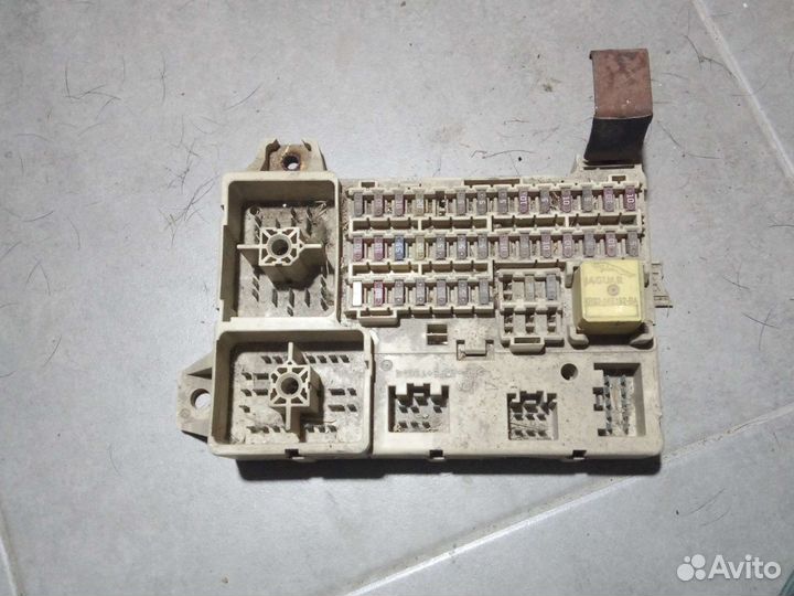 Блок предохранителей Jaguar S-Type 3.0 AJ25