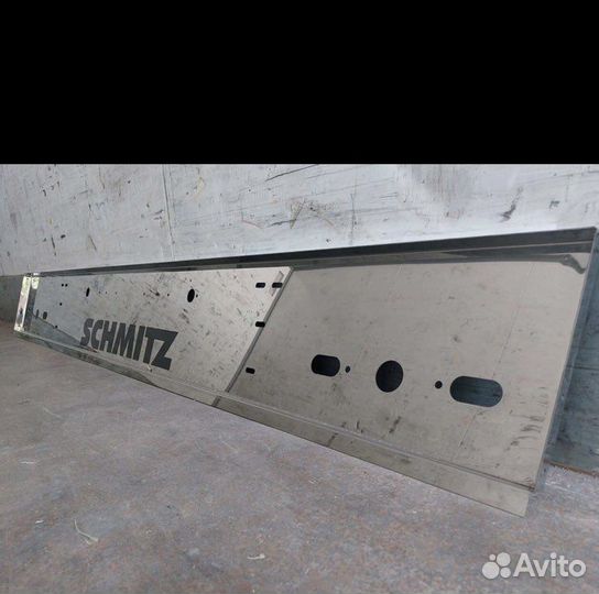 Панель под фанори Шмитц Защита лобового