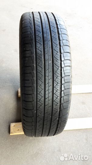 Michelin Latitude Tour HP 215/70 R16