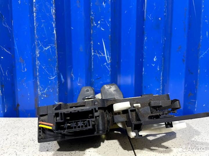 Замок багажника Volvo V70 2 2.5AT 4WD 2000