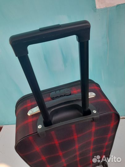 Чемодан новый, размер 