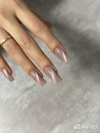 Модель на маникюр