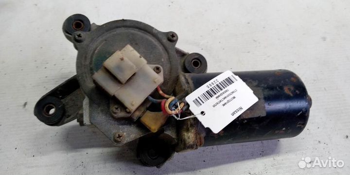 Моторчик стеклоочистителя передний Nissan