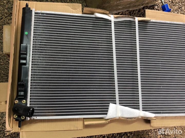 Радиатор охлаждения двигателя lancer 10 лансер 10