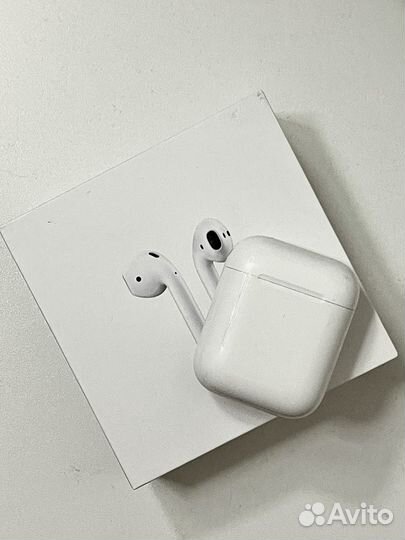 Беспроводные наушники apple airpods