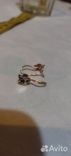 Золотые серьги