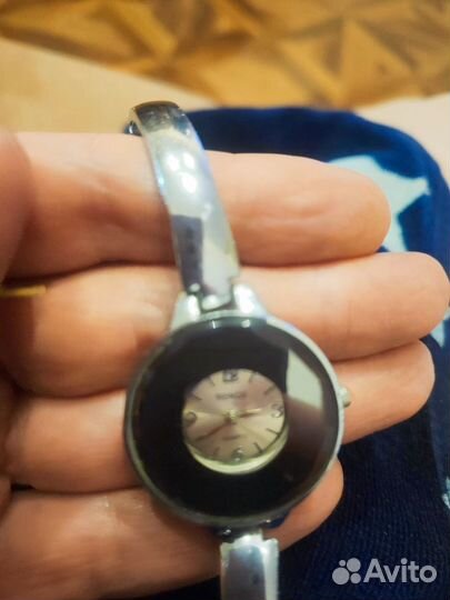 Часы женские кварцевые