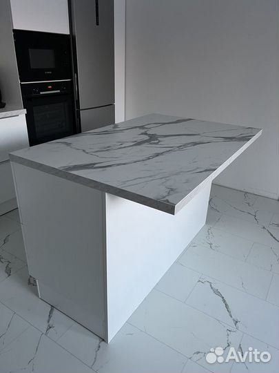 Новая кухня столешница стол белый мрамор 1600х900