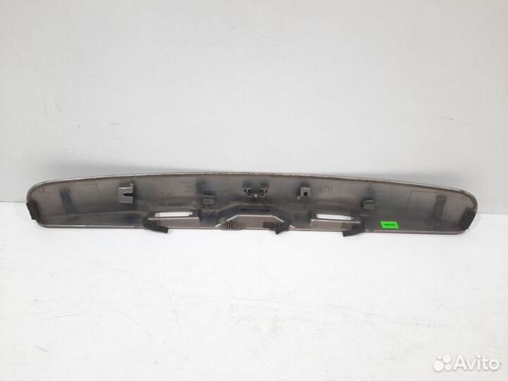 Накладка двери багажника задняя Nissan Qashqai J10