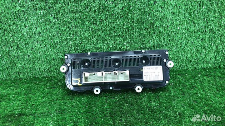 Блок управления климат-контролем Volkswagen Passat