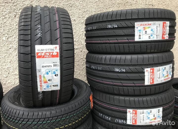 Kumho Ecsta PS71 285/35 R22