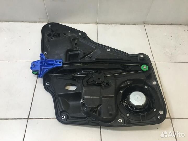 Стеклоподъемник электр. задний левый Volkswagen Tiguan I (2007—2011)