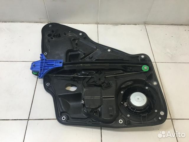 Стеклоподъемник электр. задний левый Volkswagen Tiguan I (2007—2011)