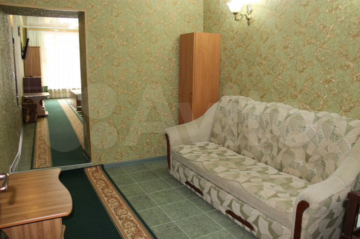 Комната 35 м² в 7-к., 1/2 эт.