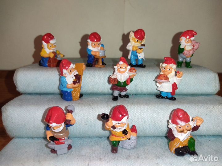 Киндер серии гномы -12 мес,садовые,кухонные