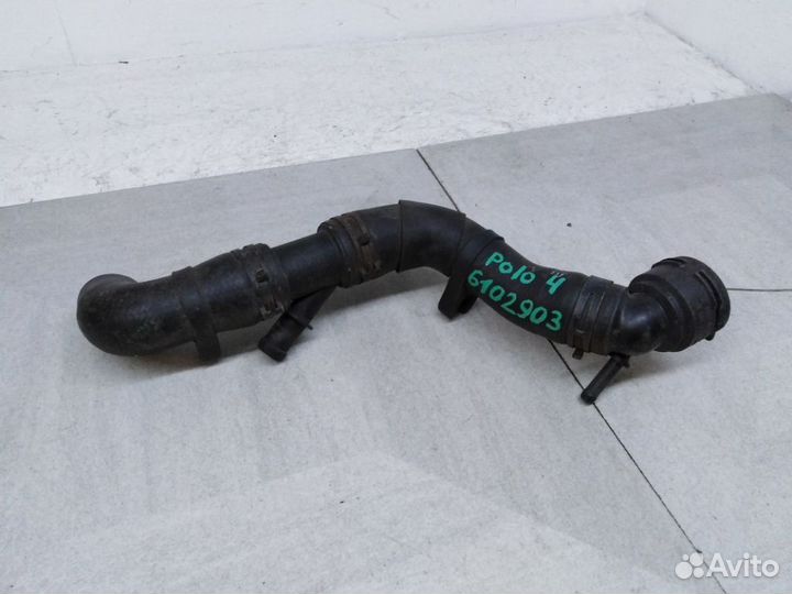 Патрубок системы охлаждения