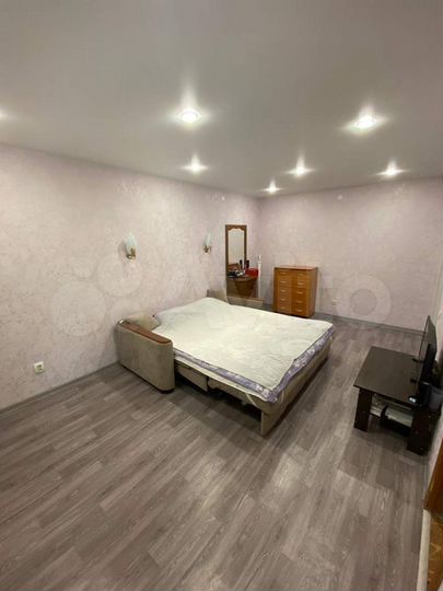 2-к. квартира, 42 м², 1/5 эт.