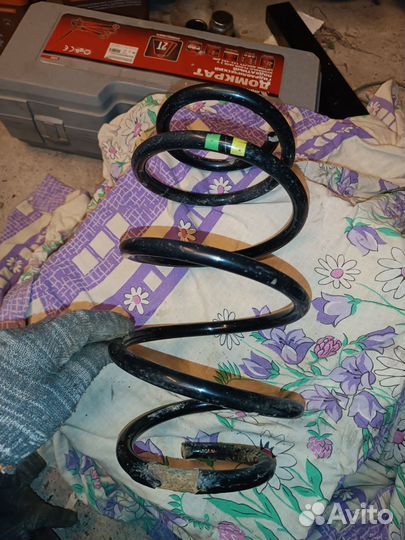 Пружина передняя левая Nissan Qashqai j10 1.6