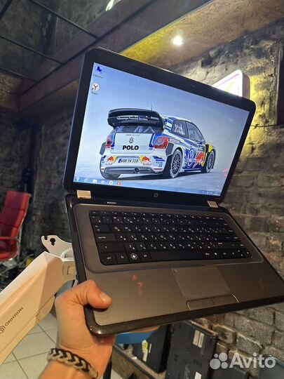 HP 15.6 core i3 8gb ssd256gb Radeon 6470 1gb