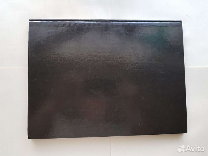 Книга оружие в цвете