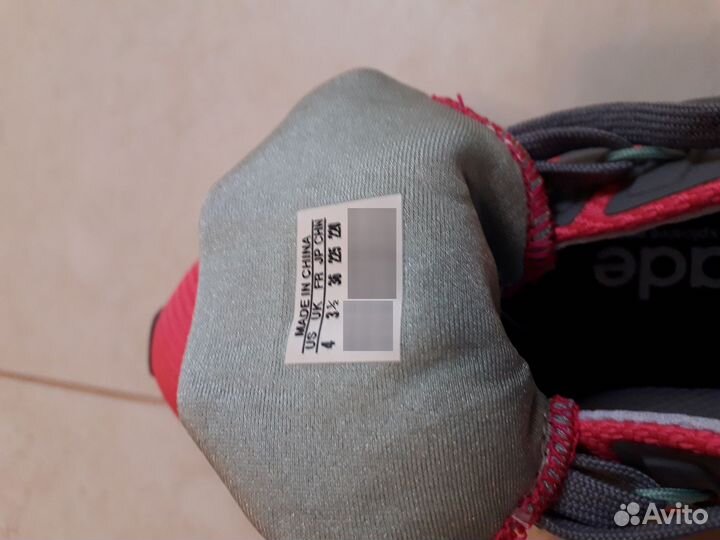 Продам кроссовки Adidas на девочку