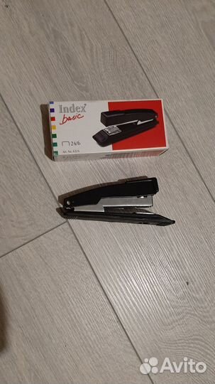 Степлер канцелярский, скобы