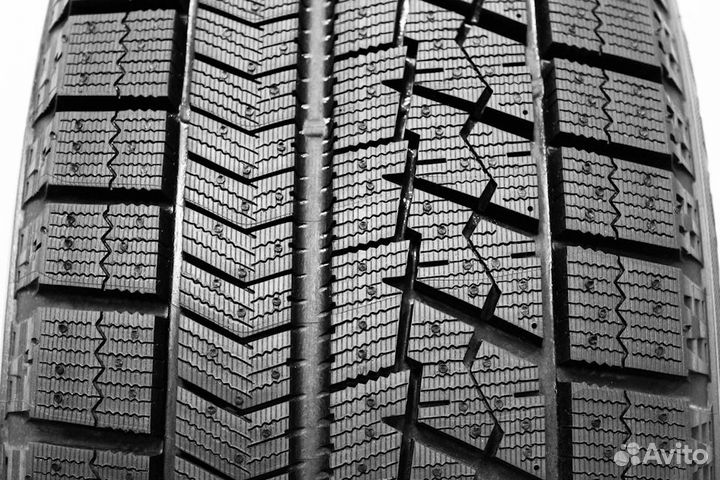 Bridgestone Blizzak VRX 225/45 R17 91S