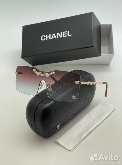 Солнцезащитные очки Chanel