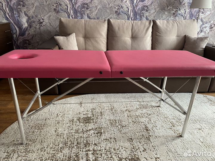 Кушетка косметологическая. Стол массажный