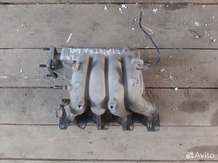 Hyundai Elantra 02г 2л АКПП Коллектор впускной