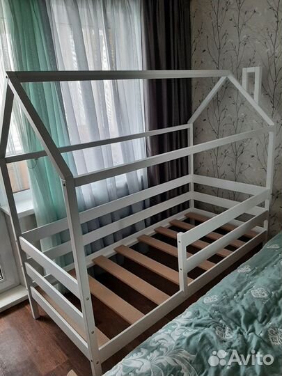 Детская кровать домик