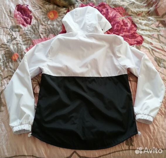 Ветровка женская