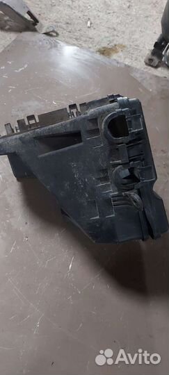 Корпус предохранителей на Cadillac CTS