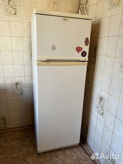 Холодильник б/у Whirlpool