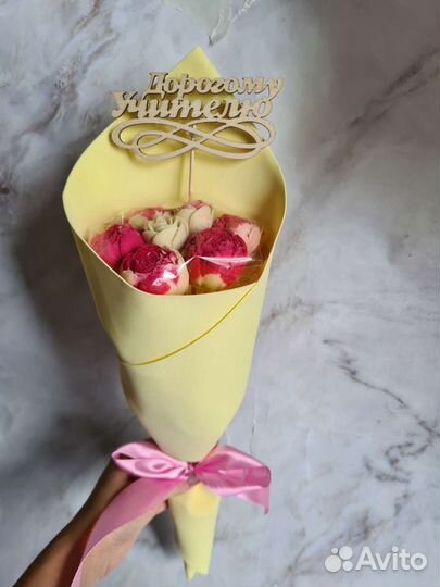 Букет из шоколадных цветов роз / пионов