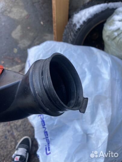 Патрубок воздушного фильтра volvo