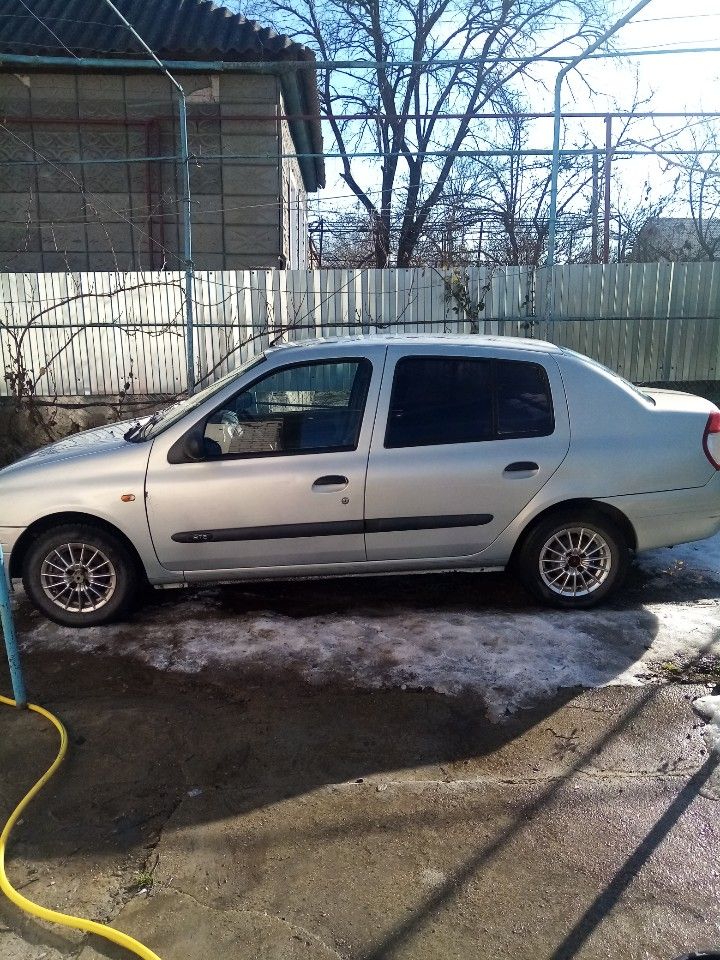 Renault Clio: фото владельца
