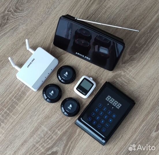 Кнопка вызова официанта, часы, табло, пуль, репите