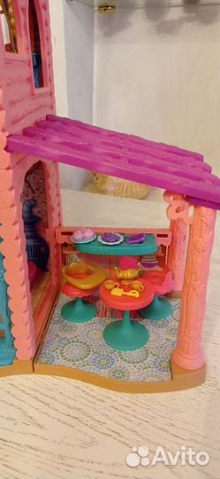 Кукольный домик с мебелью