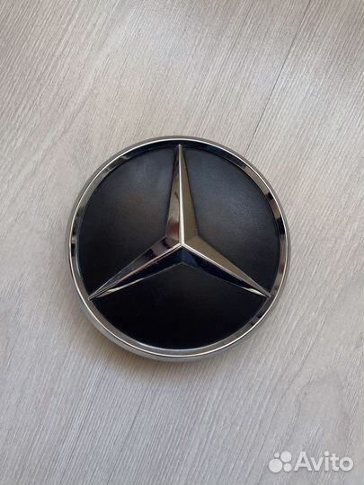 Значок (шильдик) Mercedes