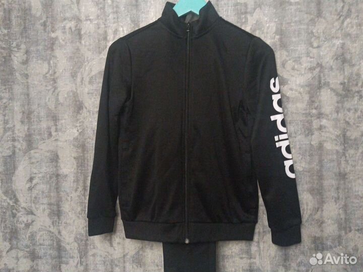 Спортивный костюм на мальчика 146-152 Adidas