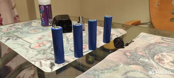 Зарядное для аккумуляторов 18650