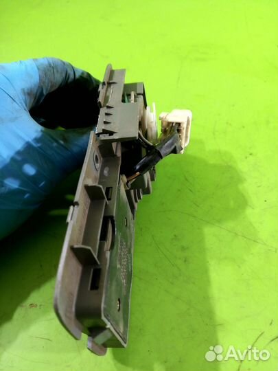 Блок управления люком для Pontiac Vibe