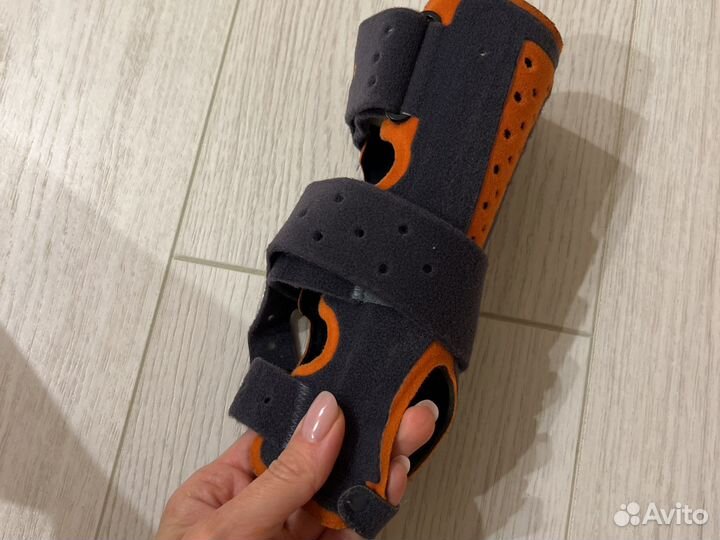 Лангетка на руку ортез запястье