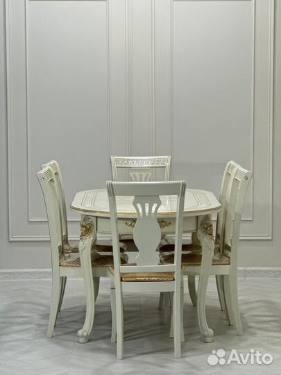 Стол и Стулья