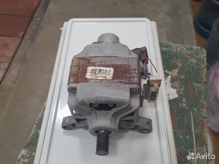 Двигатель от стиральной машины Haier