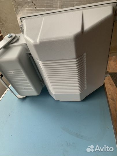 Металлогалогенныц уличный прожектор