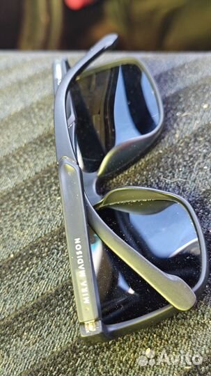 Солнцезащитные очкиMira Madison