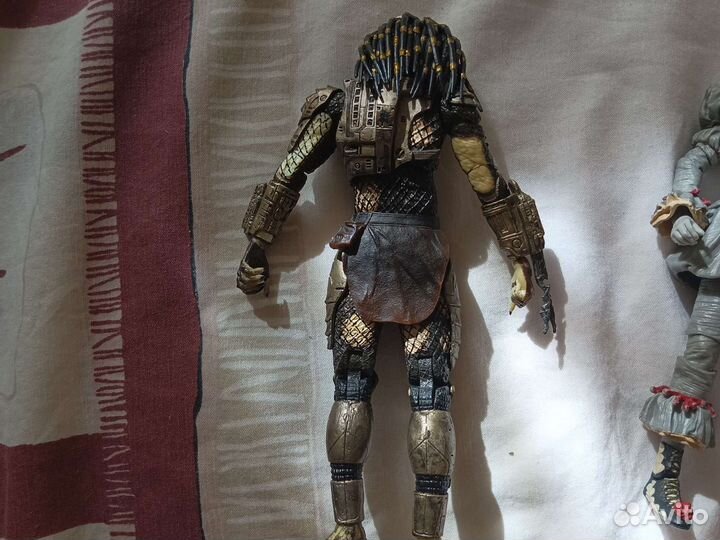 Настольная фигурка